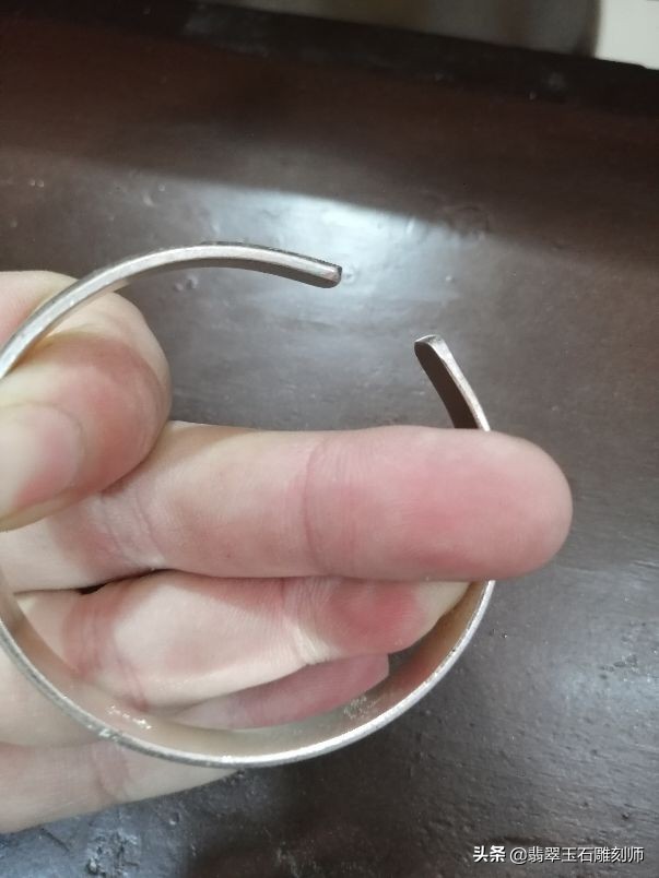 大学生暑假打工给爸妈买礼物,大学生打工赚钱给父母买礼物