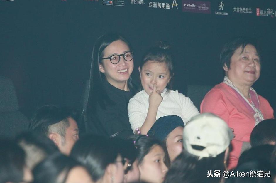 刘德华能红几十年他是怎么做到的,为啥刘德华这么受欢迎