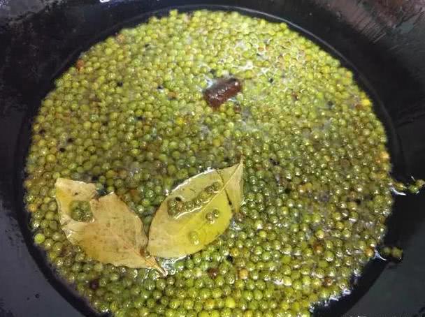 花椒油里面有怪味,花椒油怎么才能炸出花椒的清香味