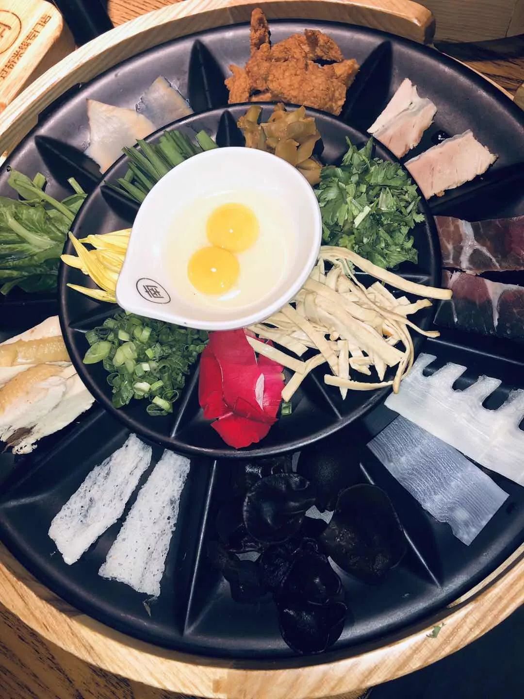 云南过桥米线份量足5包24块9,香沅桥过桥米线优惠套餐