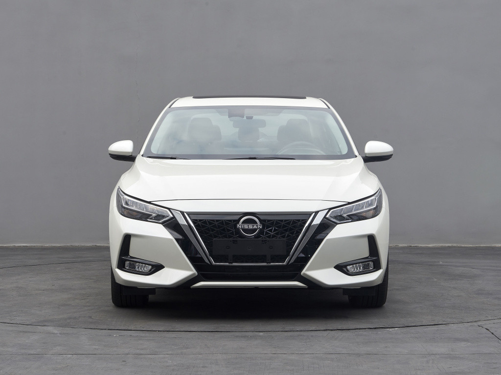 日产轩逸家用省油代步车,日产轩逸适合中年人开吗