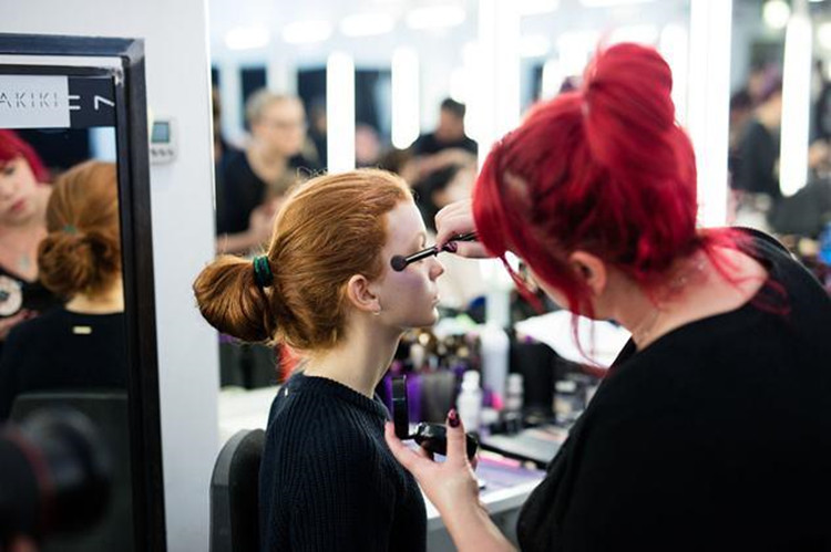 国货发光口红玛丽黛佳,遮瑕盘国货玛丽黛佳