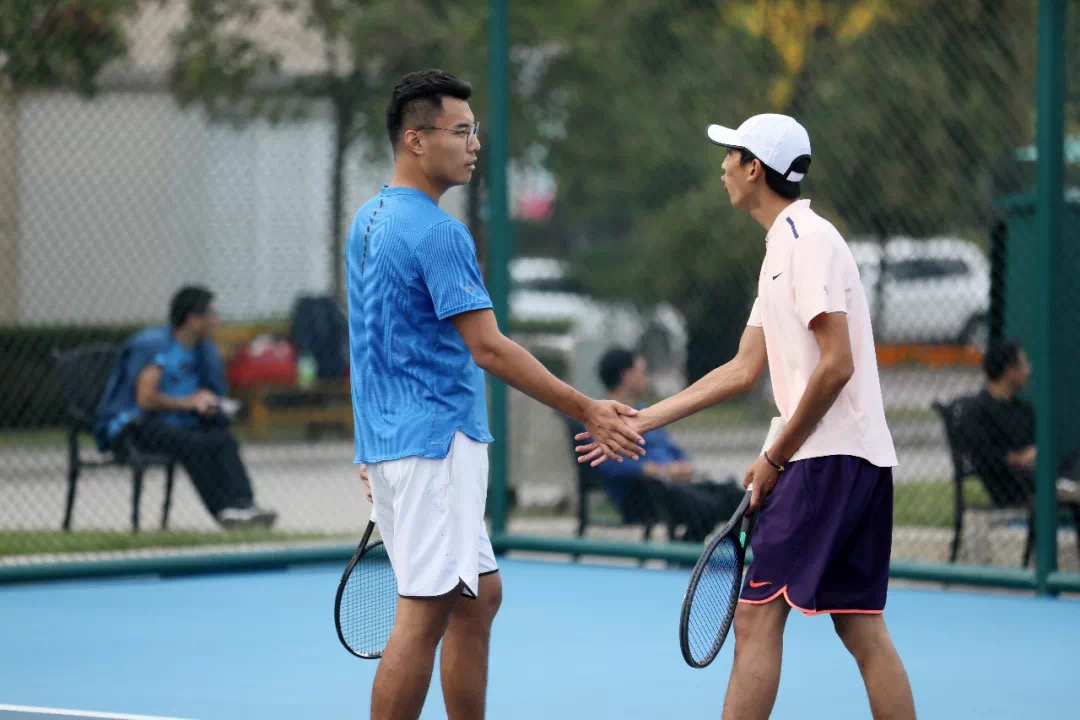 河南球迷庆祝进球,普利斯科娃冲击赛季第四冠