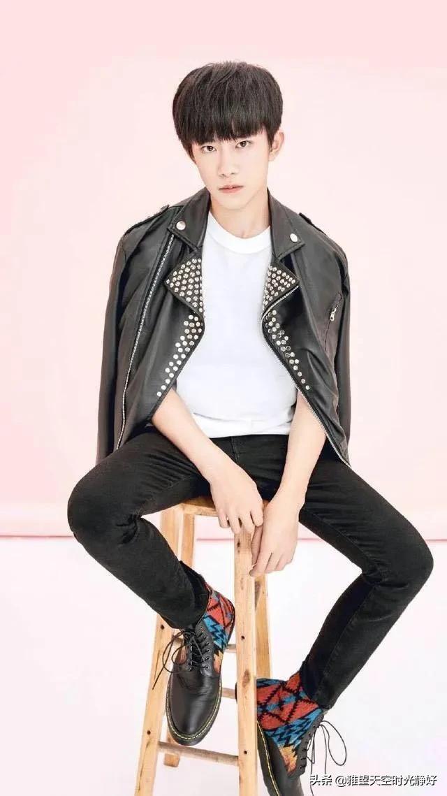 男明星西装穿搭夏季帅气,男士明星皮衣西服外套搭配