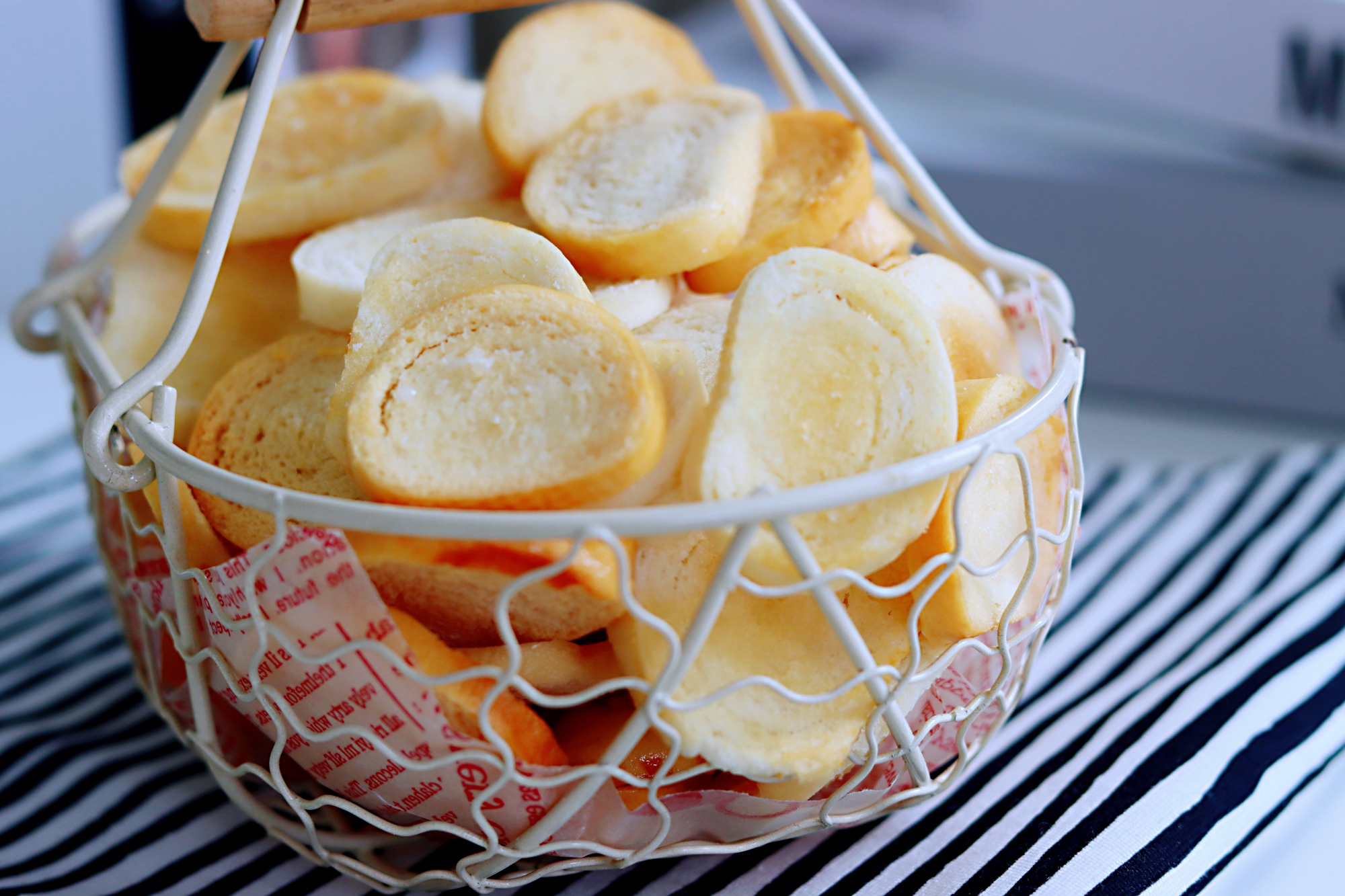 馒头吃不完怎么做成家常菜,馒头吃不完怎么做好吃不用锅