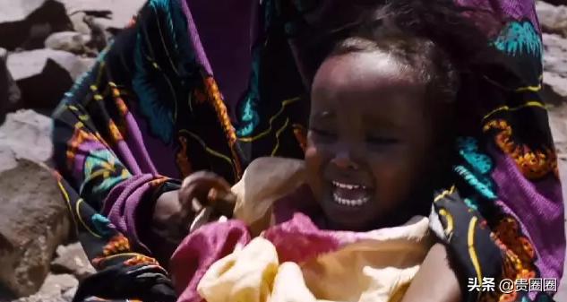 非洲黑人超模,曾被性侵、割礼、逼婚,却活出璀璨人生