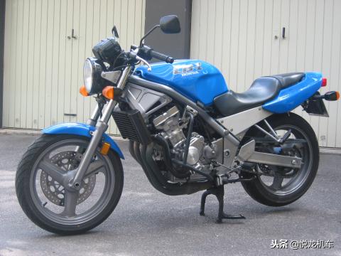 经典神车cb400,cb400为什么是神车