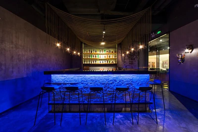 轰趴馆里的小型ktv多少钱,酒店式公寓轰趴棋牌馆