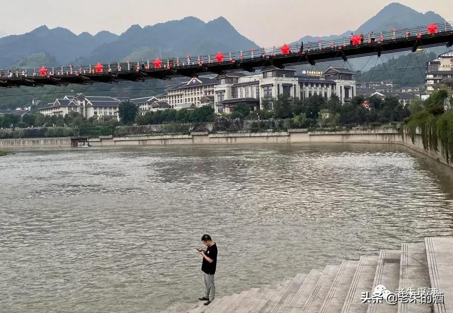 美人如玉，永恒的琼浆｜茅台镇专产琼浆玉液，美女酒瓶宜收藏