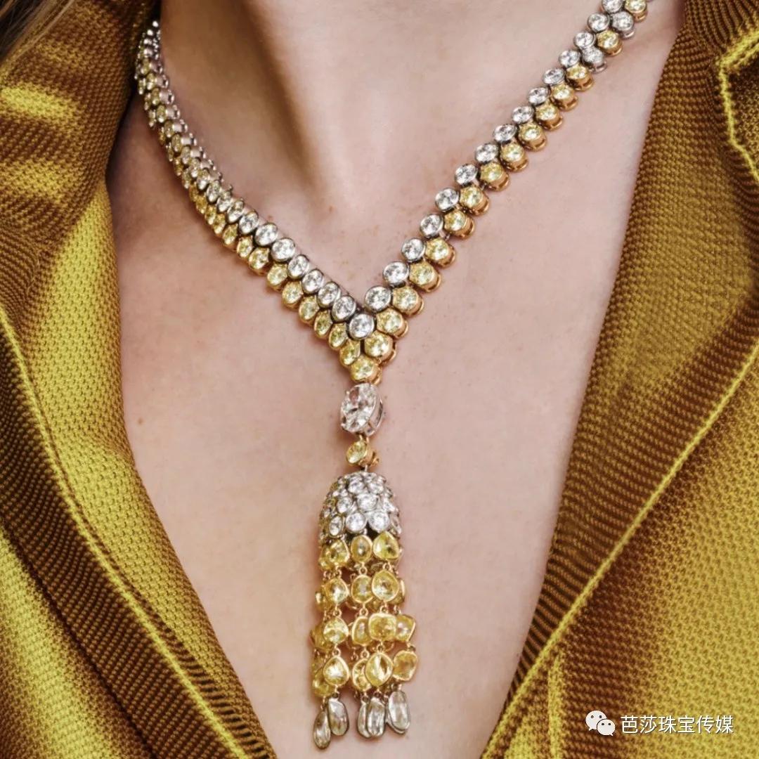 2021流行色亮丽黄太难穿？一件珠宝让你时髦一整年