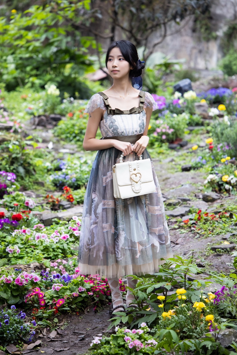 佳能rf长焦红圈镜头推荐,rf70200镜头f4值不值得买