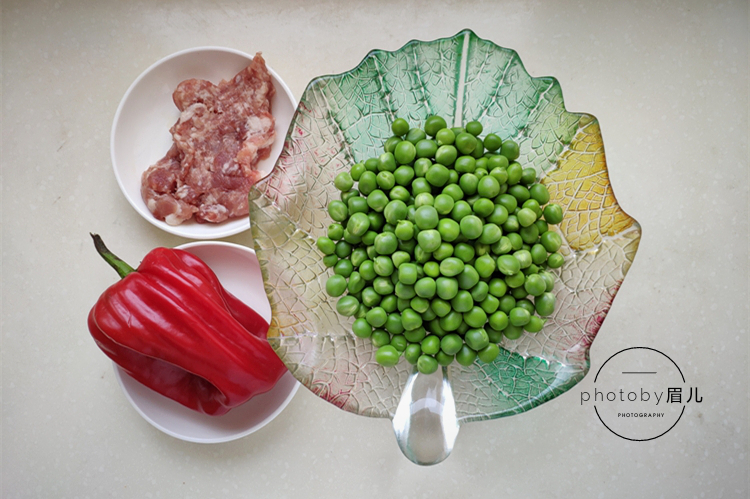 为啥你做的豌豆容易变黄？只要一招，炒出来的豌豆翠绿又好吃