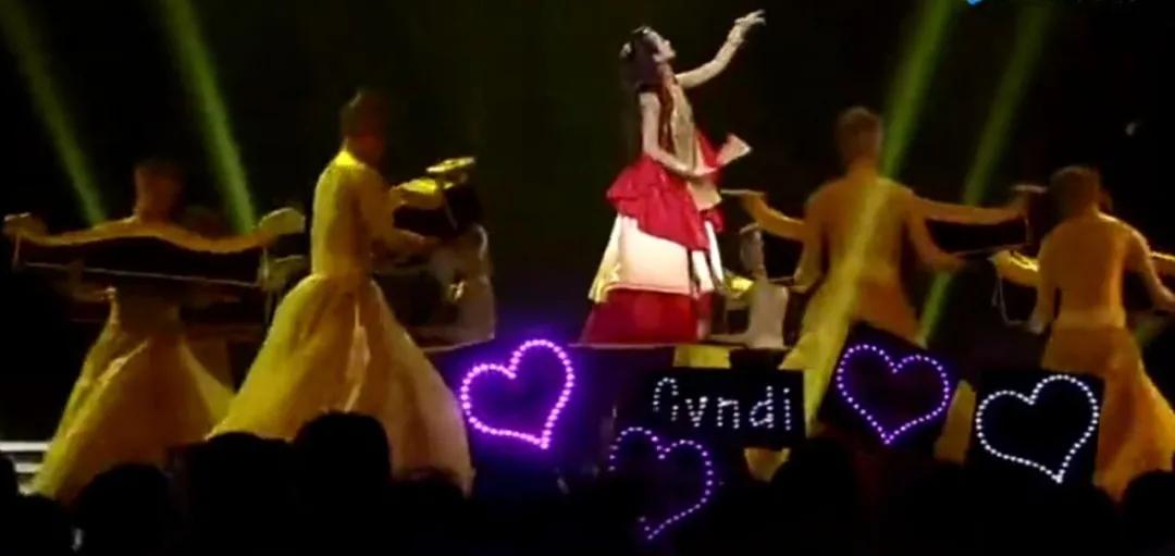 萨顶顶重新爆红,为什么萨顶顶能成为国家级歌手