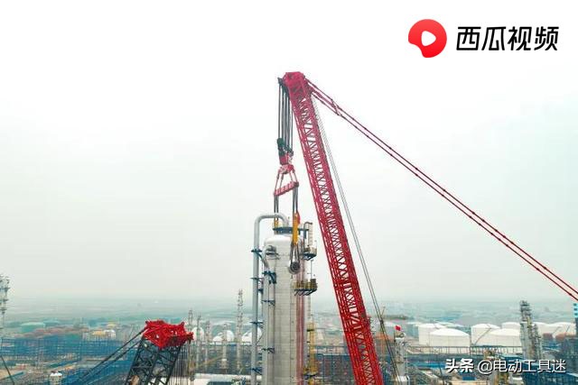 中国超级吊装机械视频,超级起重机中国