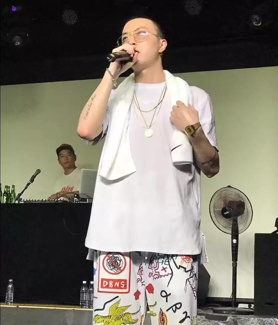 jonyj霸气不用外露中国有嘻哈,jonyj风格说唱