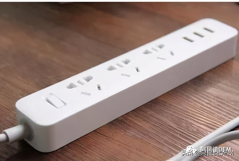 拆解小米插板,小米插座拆解评测
