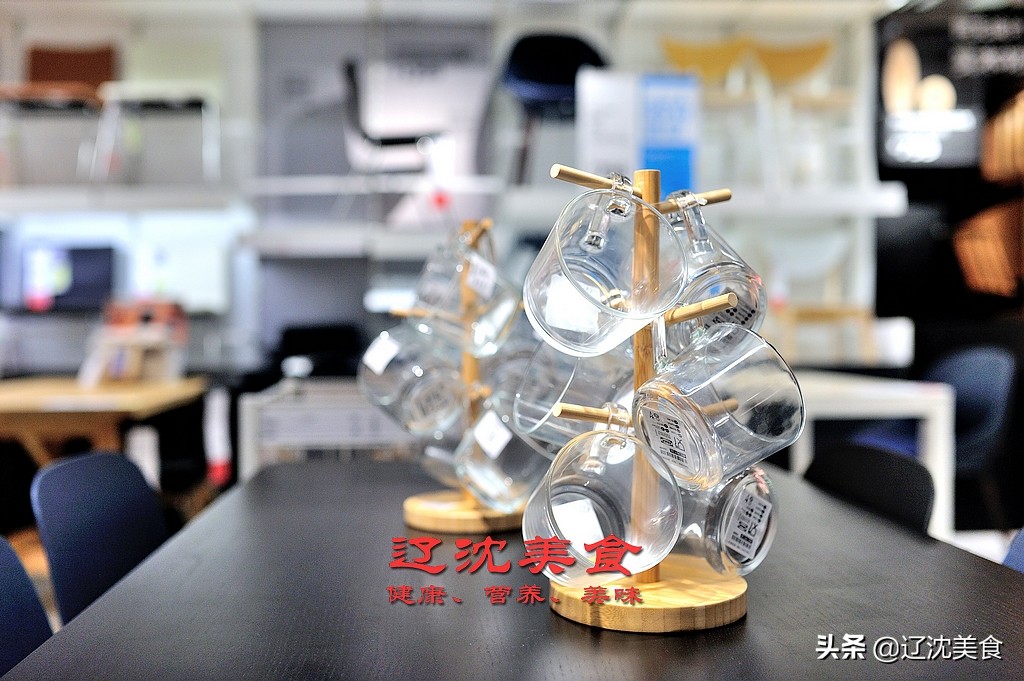 在设计家居的路上一直坚持,在厨房用餐设计