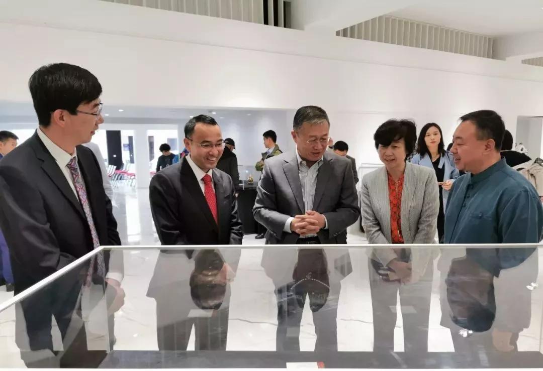 马踏飞燕是什么时期的雕塑作品,马踏飞燕铜奔马简介