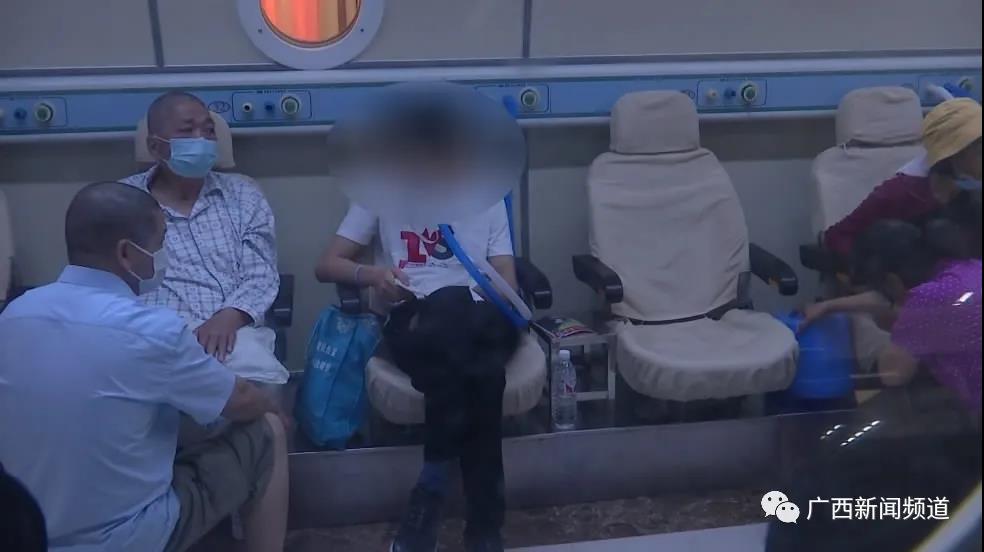 广东24岁小伙通宵玩游戏突发中风,15岁少年沉迷游戏突发中风