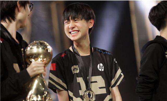 辅助站位和打法高端局lol,新手学lol下棋入门