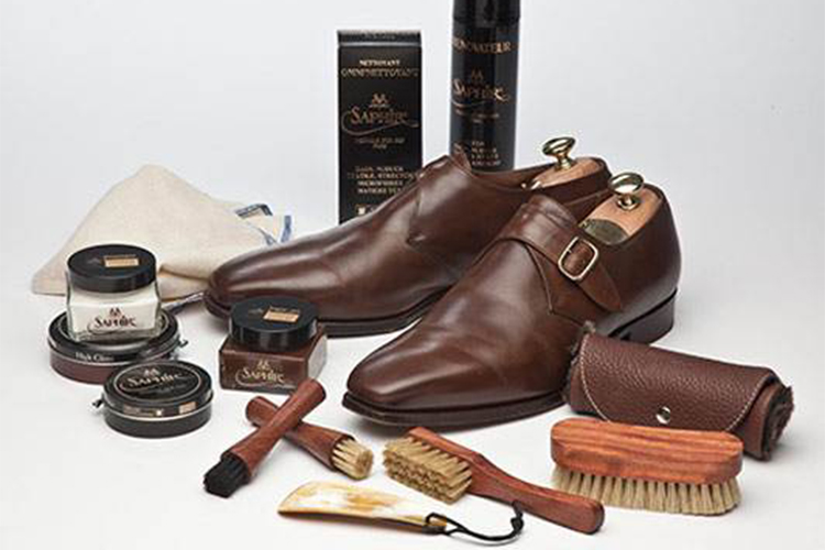 皮鞋褶皱处开裂怎么修复,皮鞋有褶皱教你一招立马焕然一新