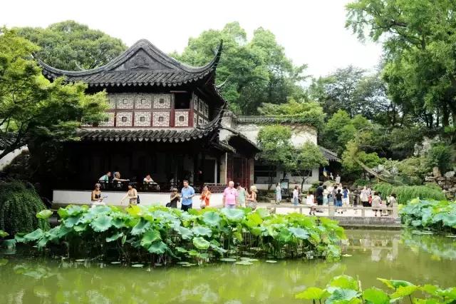 中国园林的诗情画意之美,虽由人作宛自天开的造园理念