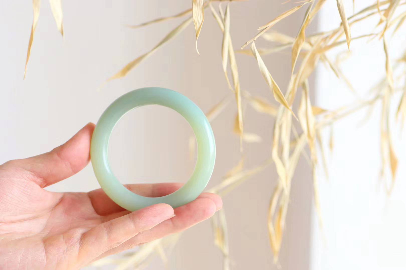 怎样辨别和田玉镯的真假,好的和田玉镯子怎么鉴别