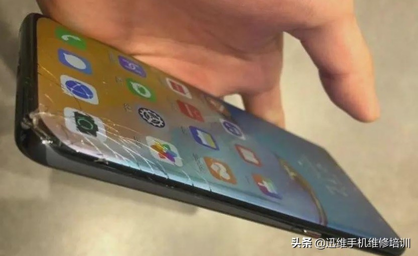 手机曲面屏和直面屏哪个更受欢迎,曲面屏手机和直面屏直接对比