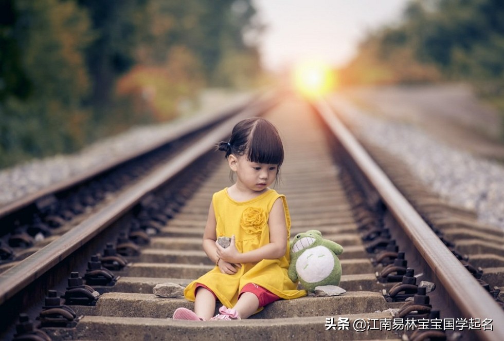 诗经楚辞取名最好的两个字,楚辞诗经取名女孩独一无二名字