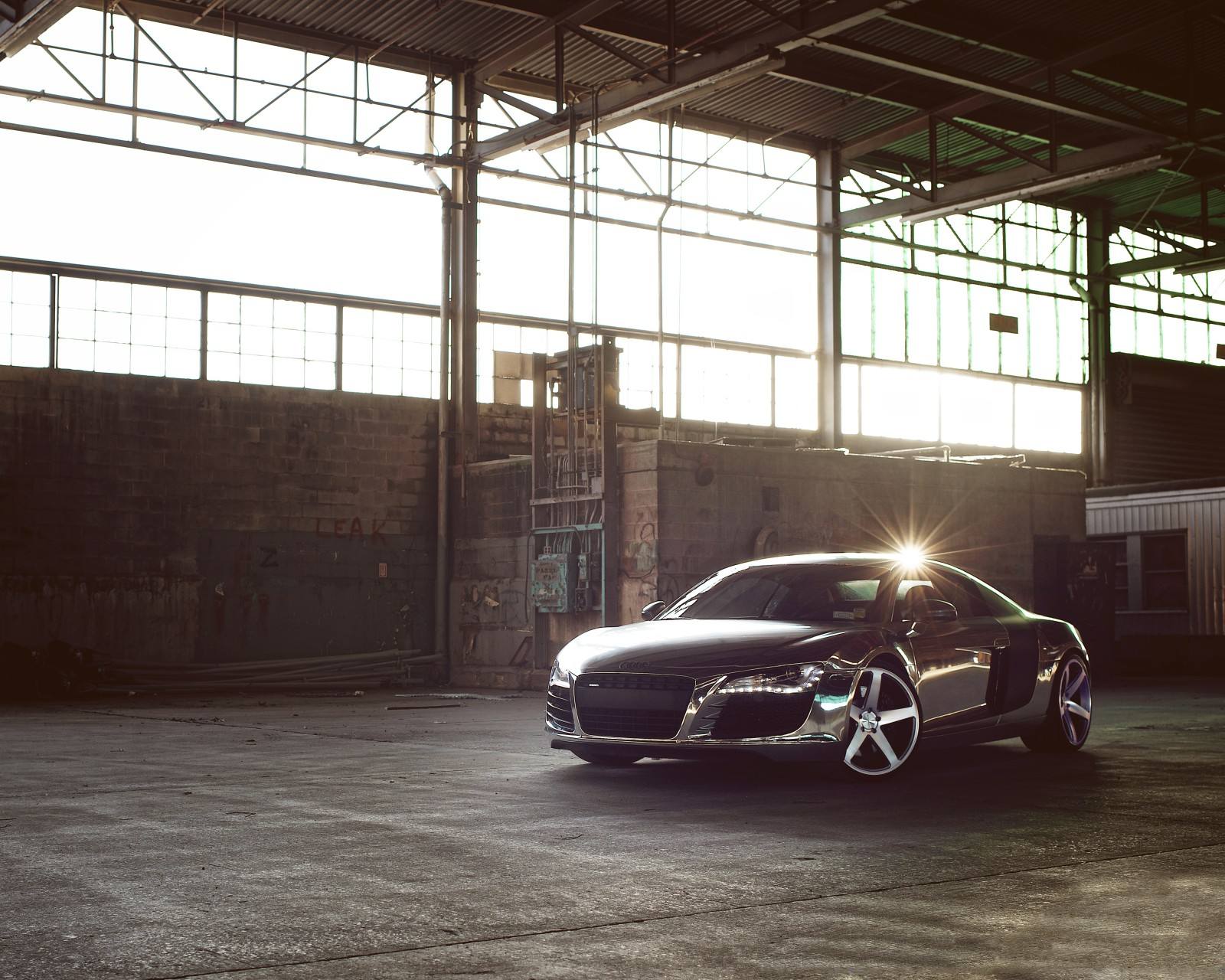 90后租一天豪车出事故要赔100多万,租豪车被索赔