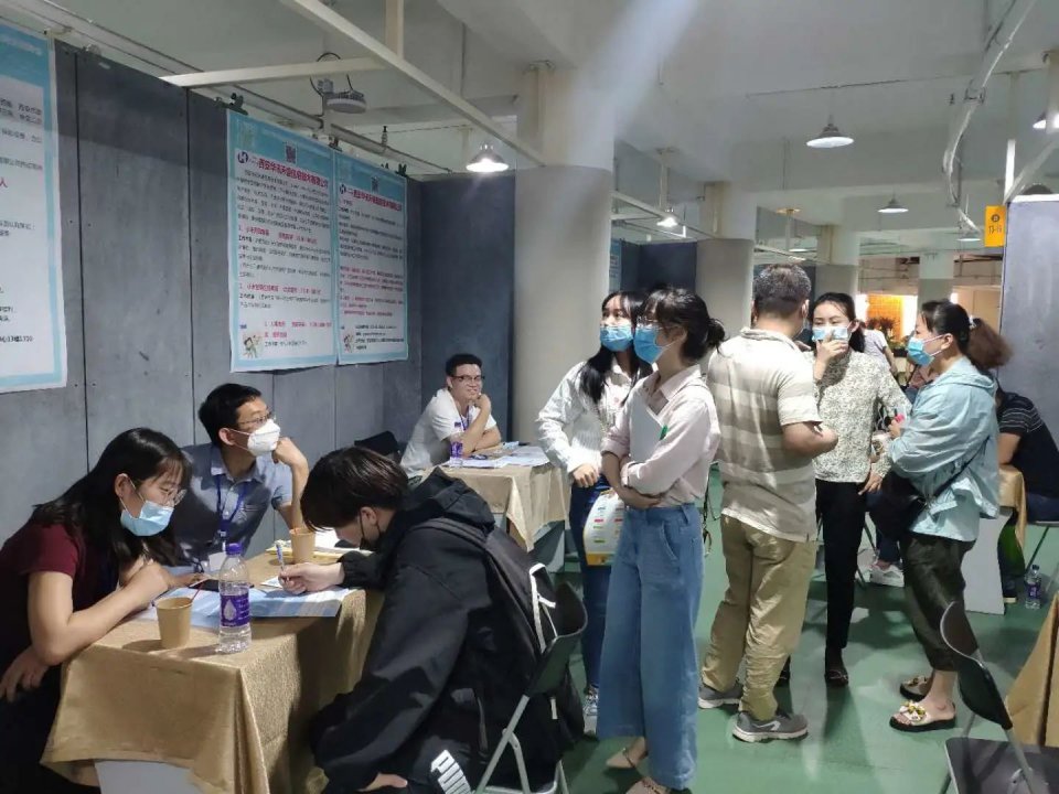 显摆招聘·营销、文职、技术类专场招聘会明日开启