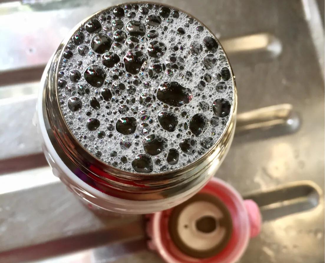 饭壶馊了有妙招，用它洗一洗，还你清新乾淨的饭壶⋯