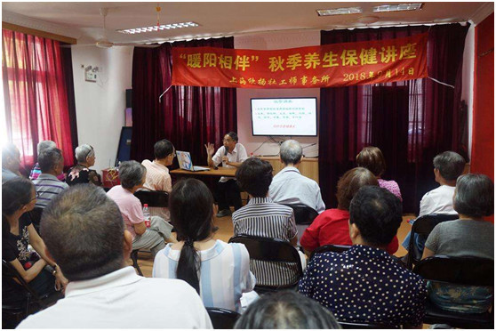 保健品销售天天加班到晚9点，大学生：全都是骗老人，良心过不去