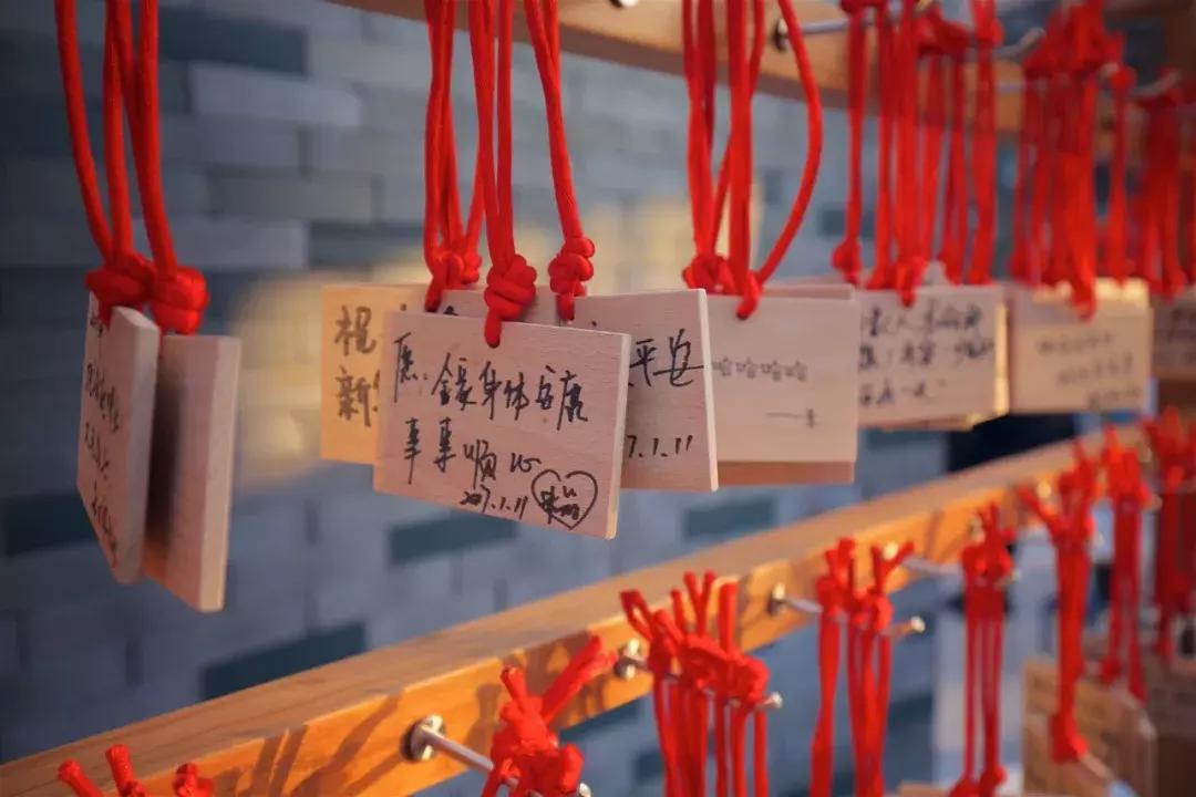 描写春节的诗词大全100首,春节100首最美诗词带解释