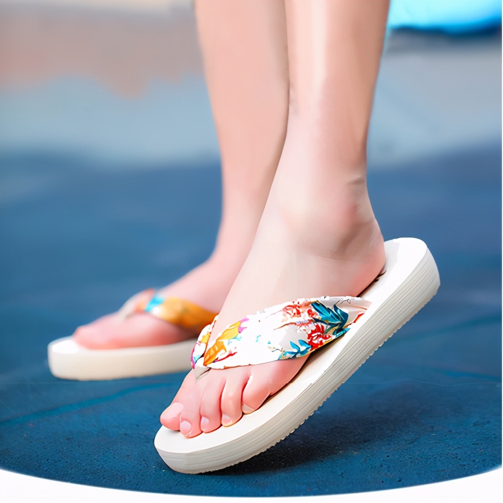 拖鞋臭味很重有什么办法可以去除,拖鞋恶臭是什么原因