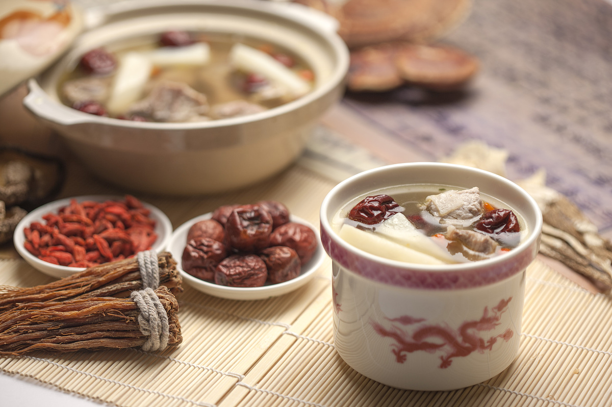 脸上严重干燥紧绷还起皮怎么办,脸上脱皮干燥紧绷刺痛如何缓解