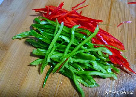 做家常土豆丝放什么调料,土豆丝怎么焯水是脆的