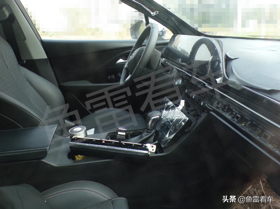 这次够清晰了吧!奇瑞X-C实车近身实拍,可比渲染图犀利多了