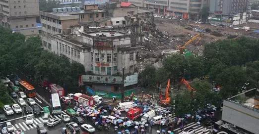 群光广场全貌,群光广场为什么这么冷清