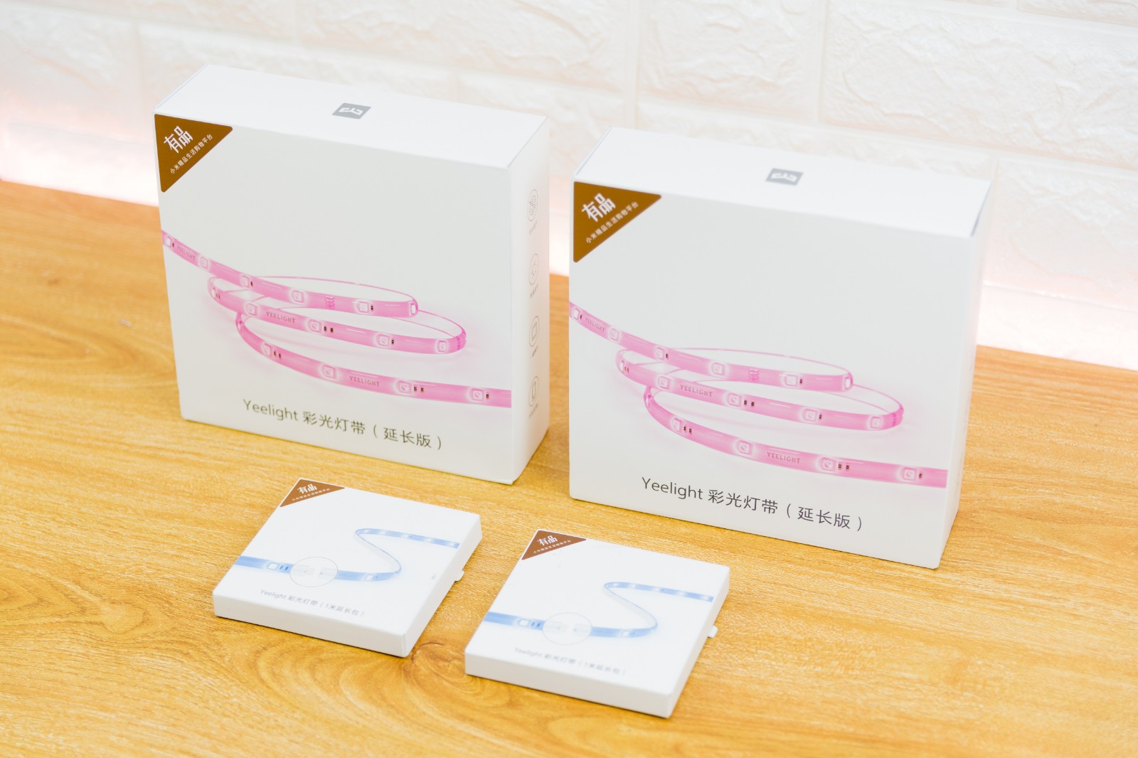 ledrgb灯带效果展示,yeelight智能彩光灯带和泛影灯带