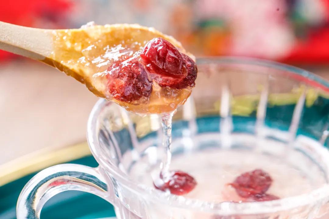 “天津姑爷”为爱做燕窝卖出20万瓶，当日鲜炖，现在免费送？