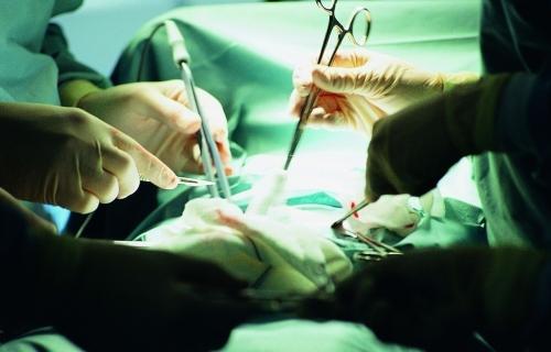 十个产妇生孩子，九个产妇要侧切？侧切五大误区，你误信了哪个？