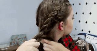 大脸女孩披头散发怎么显脸小,披头散发的简单辫子显脸小