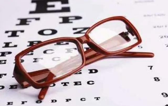 女人左眼皮跳有财吗,左眼跳真的有财吗