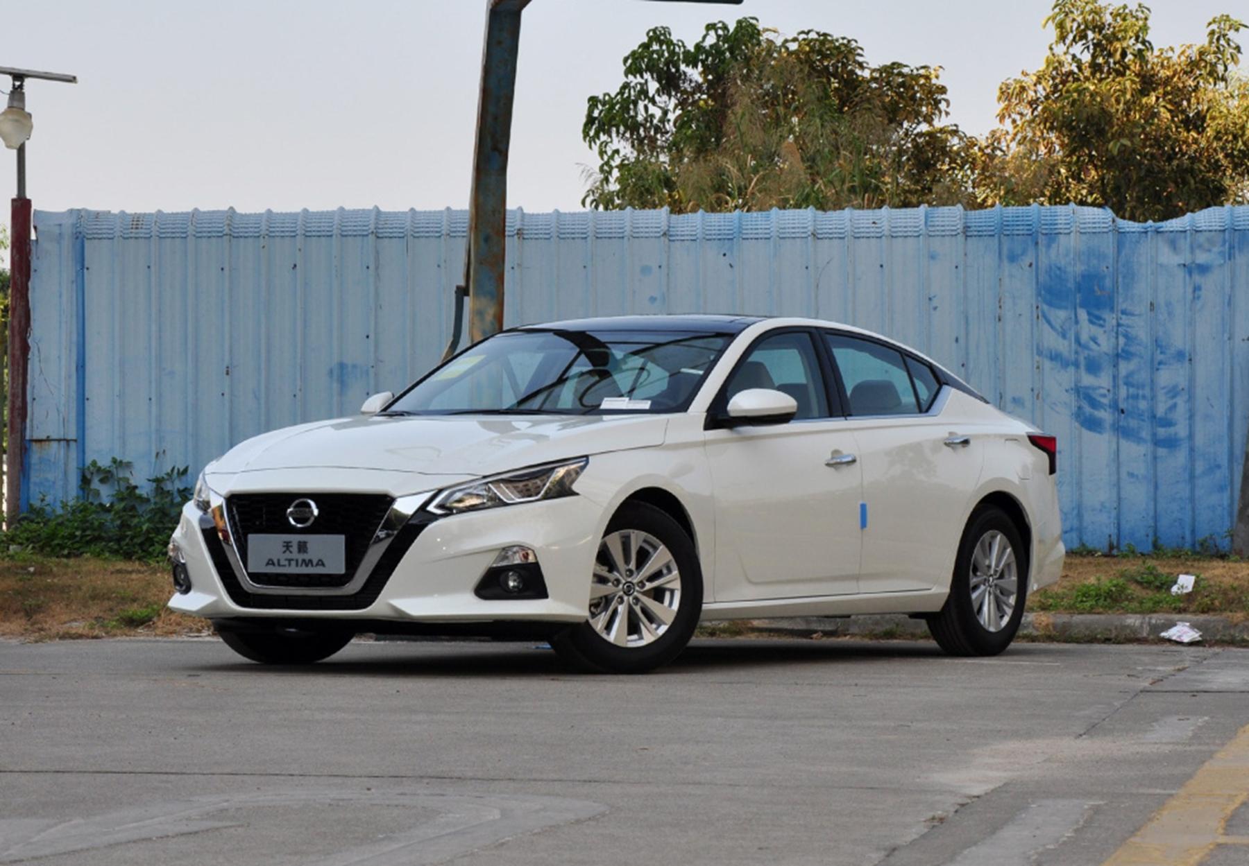 日产卖出“白菜价”，天籁跌至12万，30天狂甩10810台