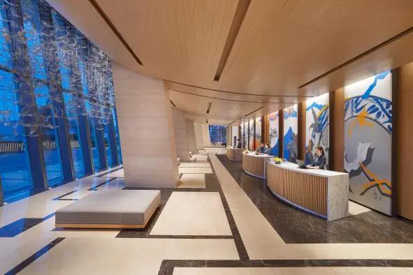 日夜不同科技感,春节潮玩创新方