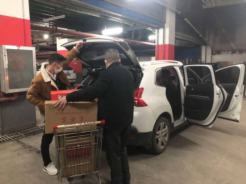 舍小家才能有大家–记武汉家乐福钟家村店店长方超