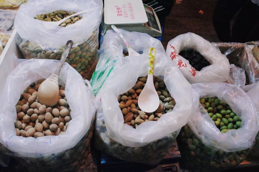 快看，这是魔幻字体的热闹江湖