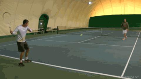 球陷入沙坑壁如何补救,高尔夫球进积水沙坑怎么处置