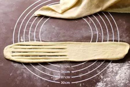 德式烤肠面包做法,法式蒜香烤肠面包做法